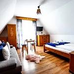 U Trebuniów *