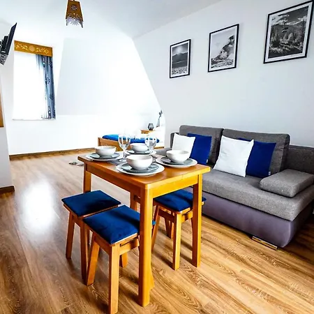 U Trebuniow W Okresie Zimowym Samochody Z Napedem 4x4 Apartman Suche