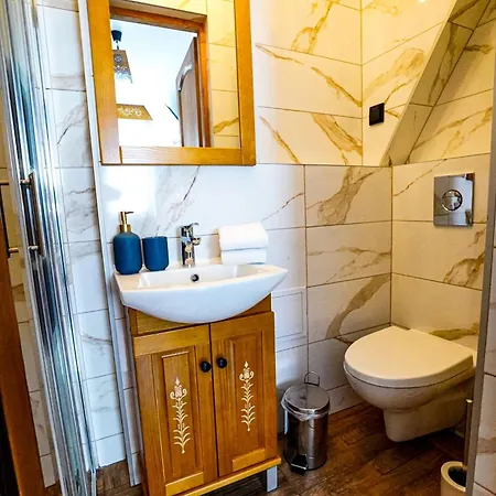 Apartman U Trebuniow W Okresie Zimowym Samochody Z Napedem 4x4